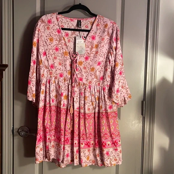 NWT.  Sacred Threads Blouse.  S/M.   CL/GR11.   222491 - Picture 2 of 3